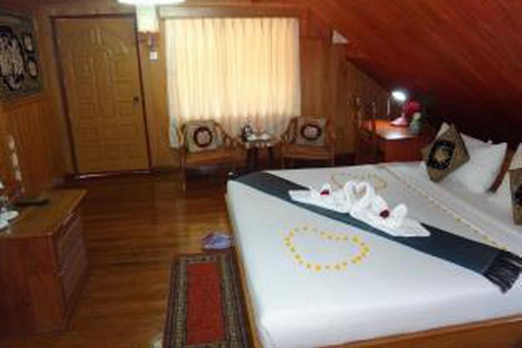 Hill Top Villa Hotel كالاو الغرفة الصورة