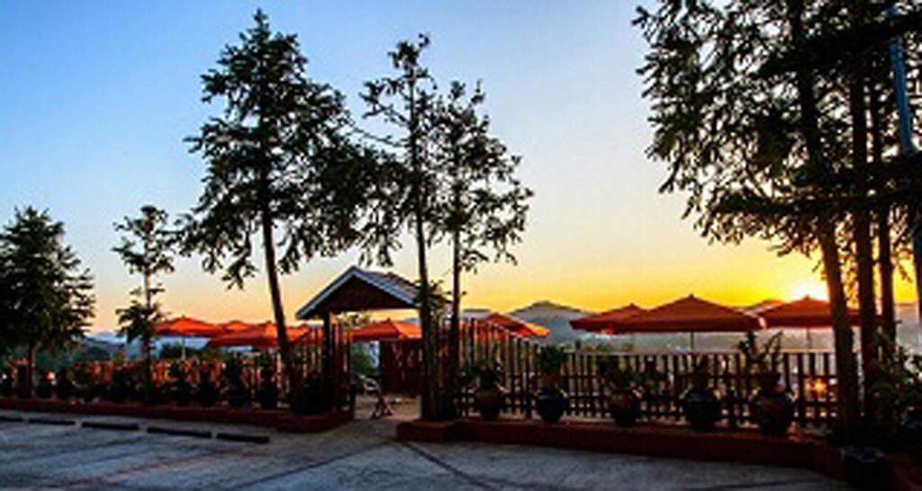 Hill Top Villa Hotel كالاو المظهر الخارجي الصورة